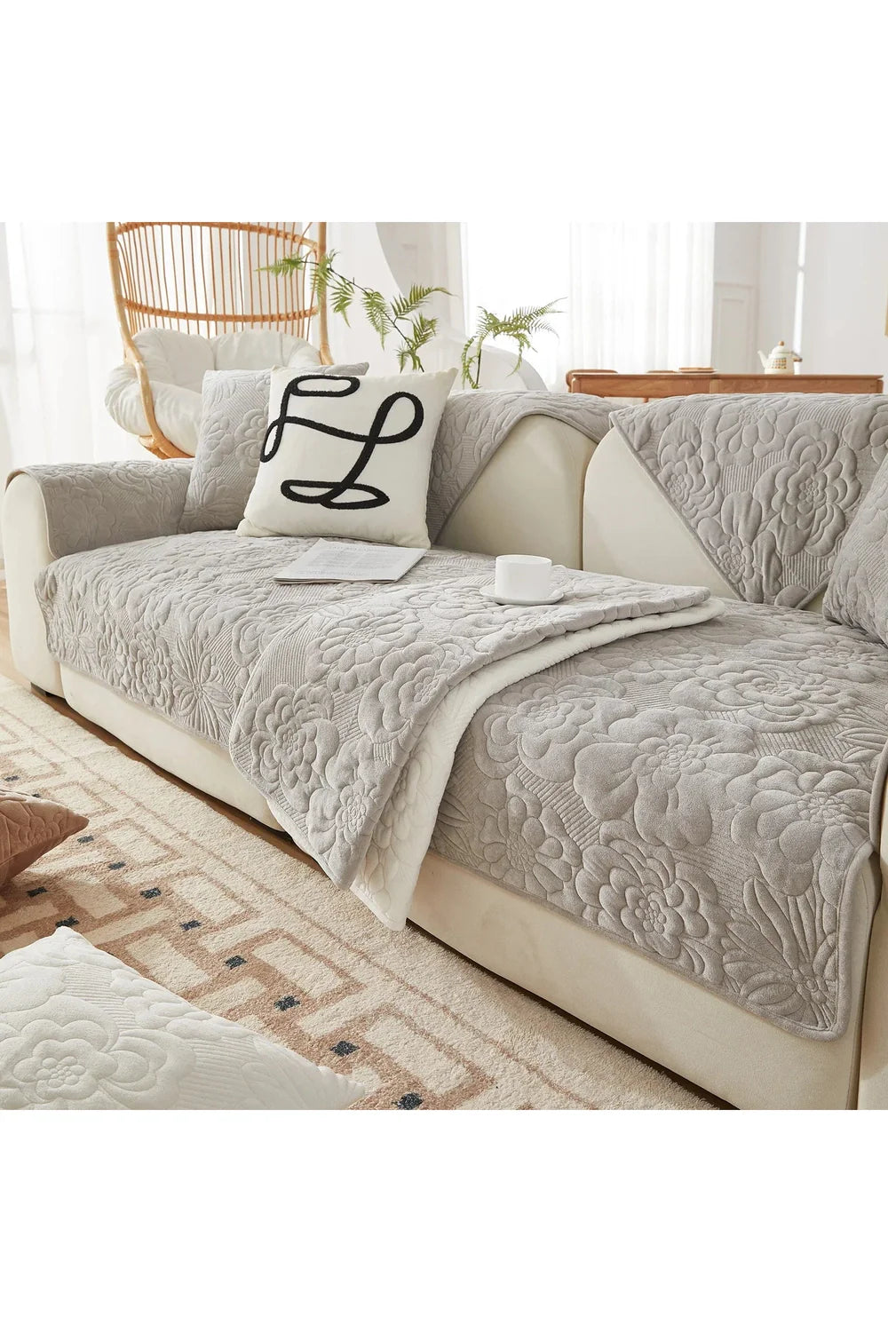 Plush sofa cover | Bowlift