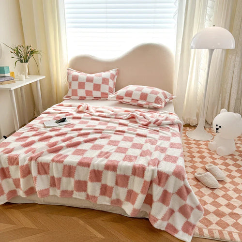 BowLift | Pandaluna Fleece Blanket with Check Pattern | Soft & Breathable | For Sofa, Bed & Office | Machine Washable | Pink/White