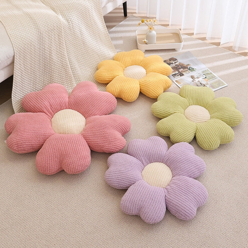 BowLift | Soft Clover Flower Decorative Pillow
