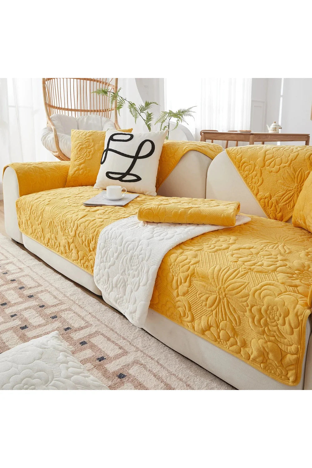Plush sofa cover | Bowlift