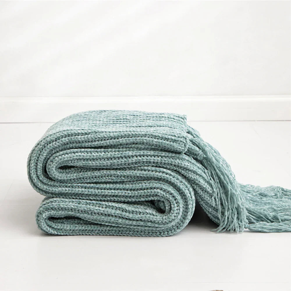 HeartCozy Blanket – Luxe Chenille Blanket with Heart Fringes Bowlift