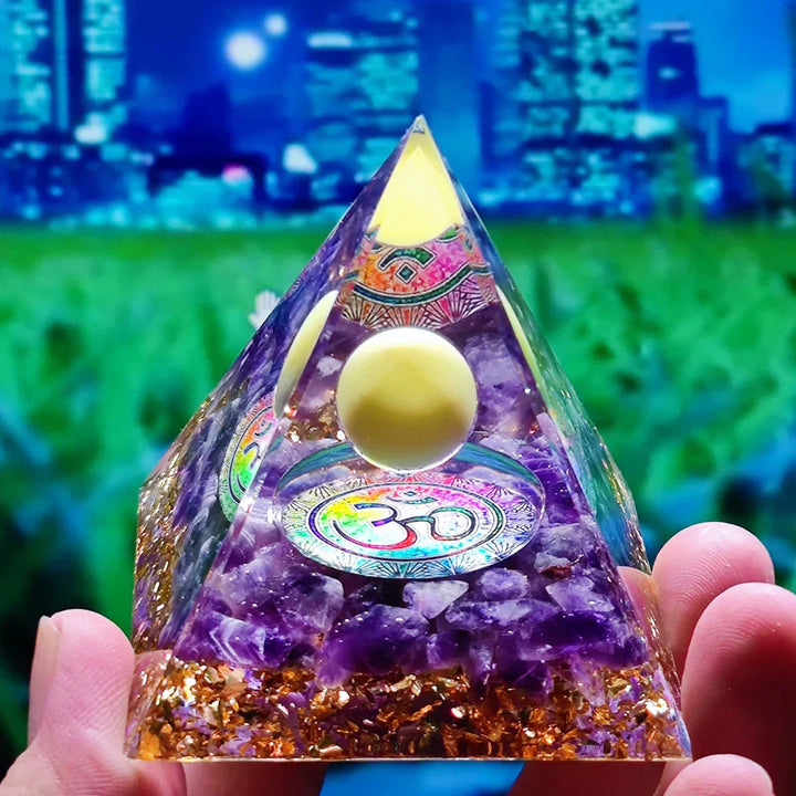 BowLift | Orgonite Pyramid with Amethyst Pendulum – Energy, Protection and Decoration