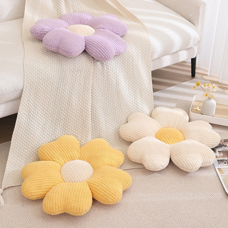 BowLift | Fluffy Clover Flowers Pillow