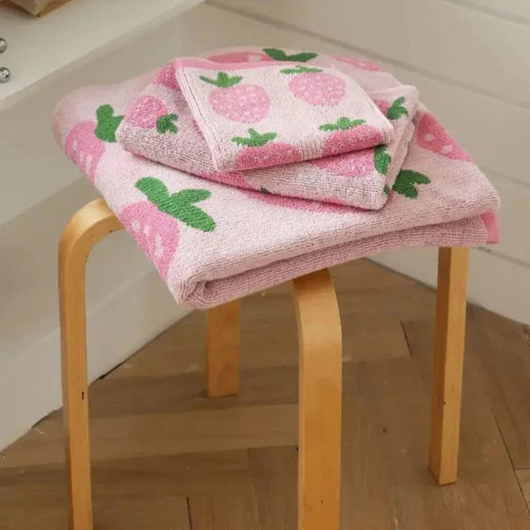 Strawberries Towel | Bowlift