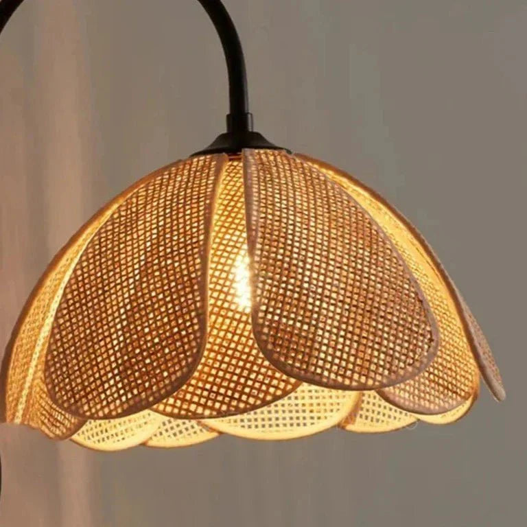 BowLift | LumaFlora - Elegant rattan wall lamp - Warm floral ambiance