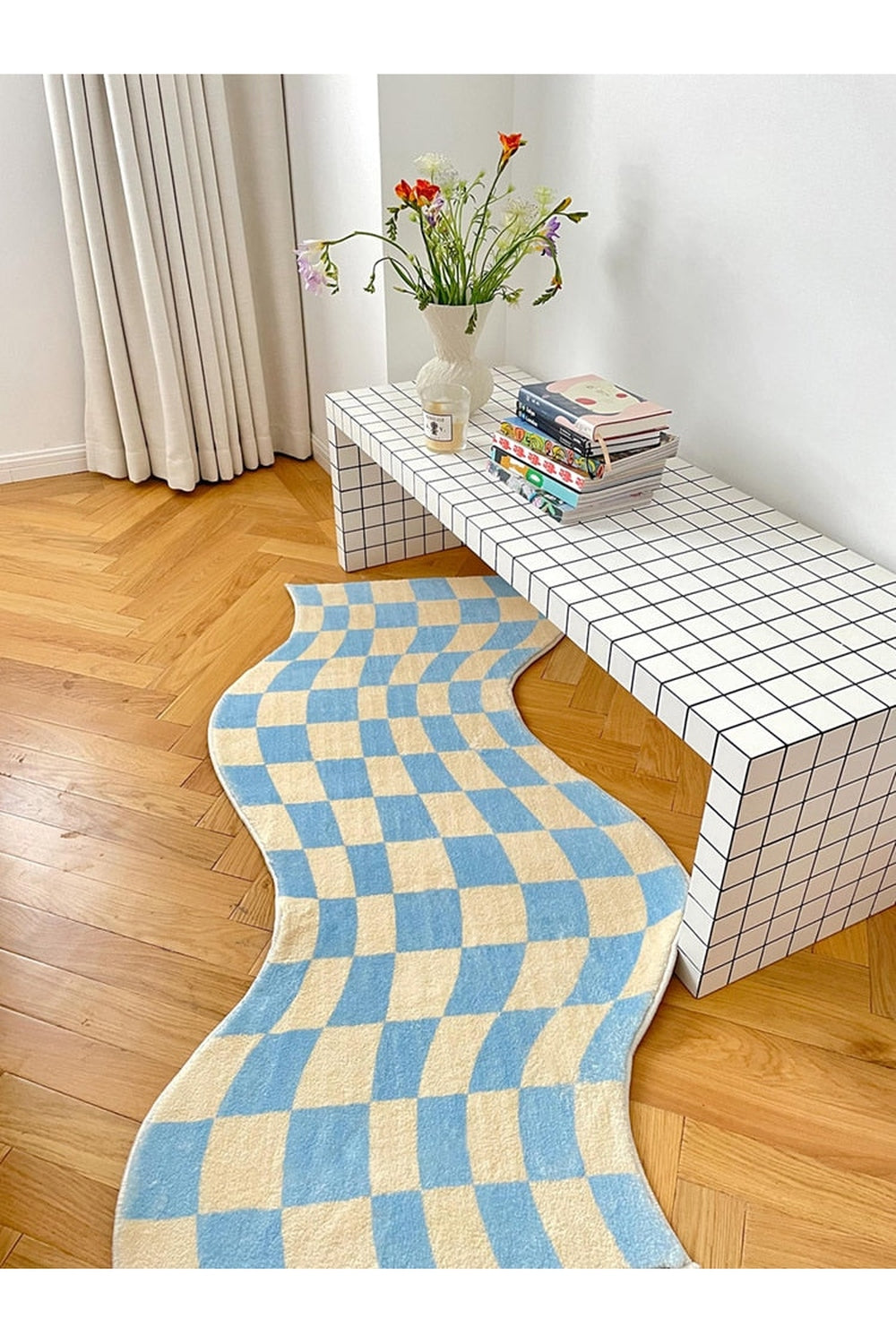 Chessboard pattern carpet | Bowlift