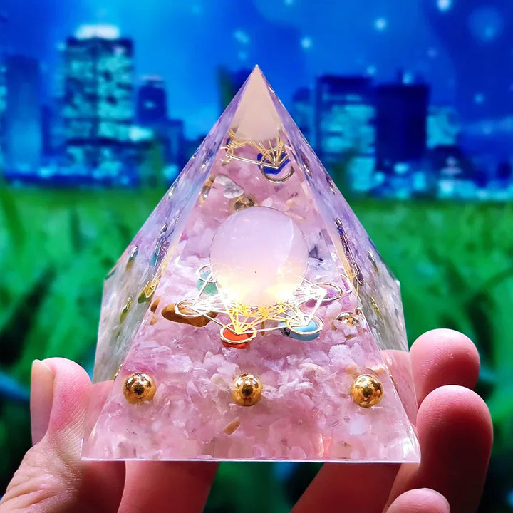 Orgonite Pyramid with Amethyst Pendulum – Energy, Protection and Decoration | Bowlift