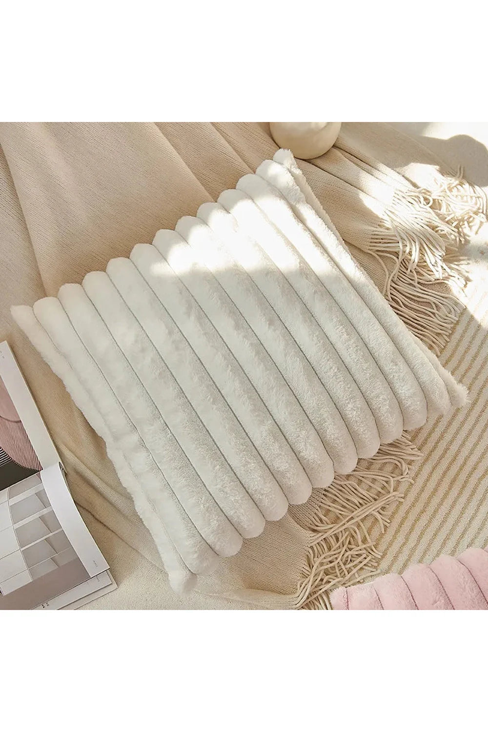 White plush pillow cover | Bowlift