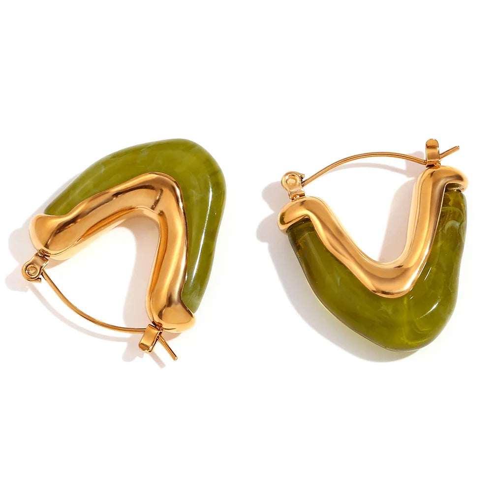 BowLift | 18k Classy V Hoop Earrings