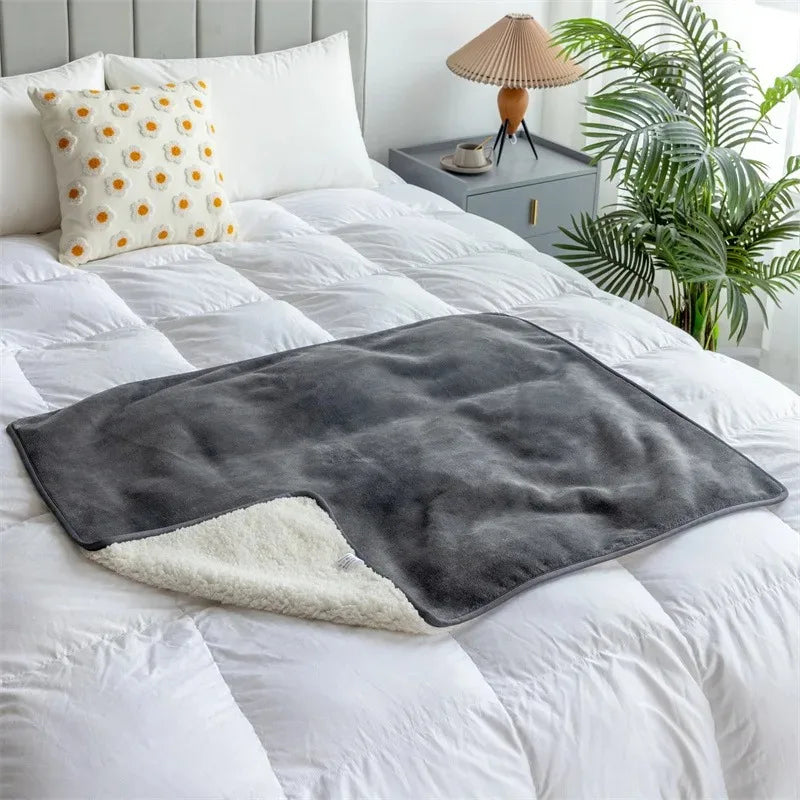 BowLift | Waterproof Pet Blanket PawProof | For Dogs & Cats | Cozy & Durable