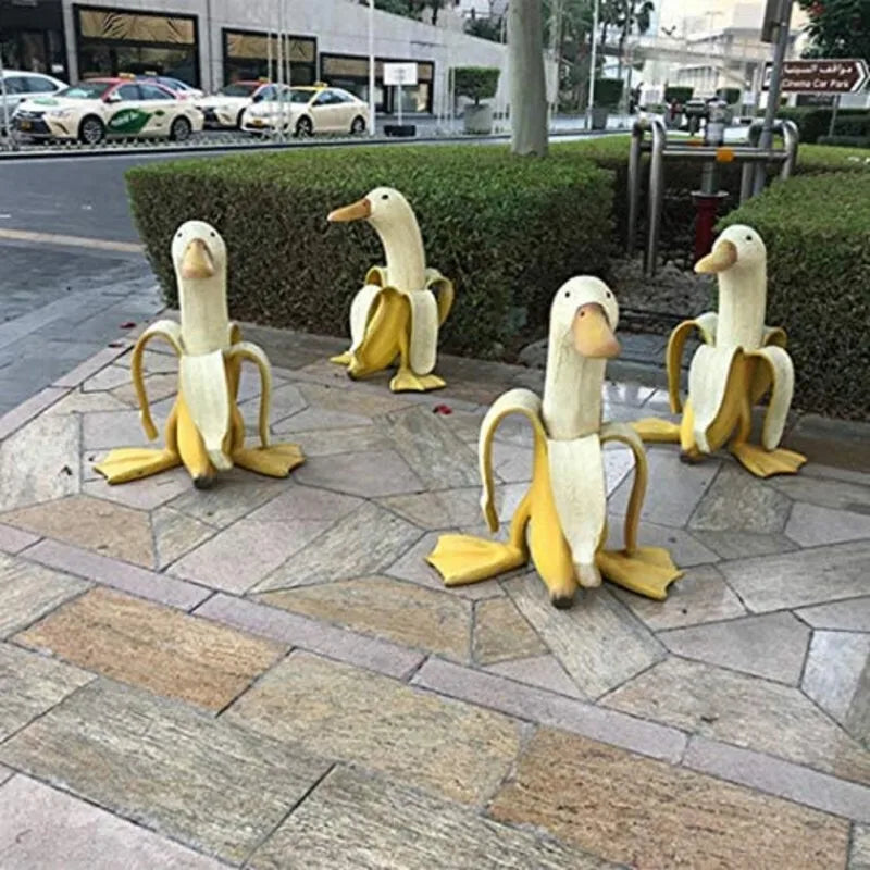 BanaanEend Decorative Figure – Playful Resin Decoration for Indoors or Outdoors | Bowlift