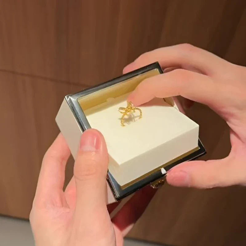BowLift | Creative Rotating Surprise Ring Box