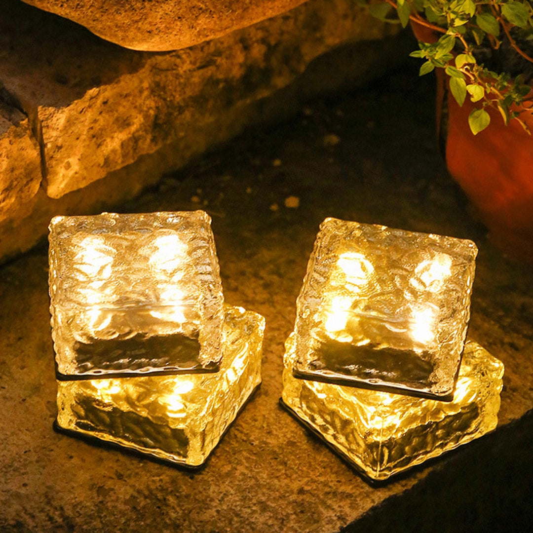 Waterproof solar-powered ice cube lamp for stylish garden and terrace atmosphere Bowlift