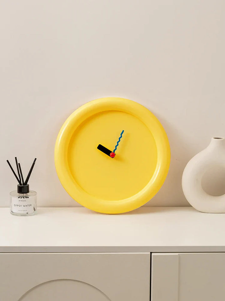 EpeiusHome – Memphis Wall Clock for Elegant Spaces Bowlift