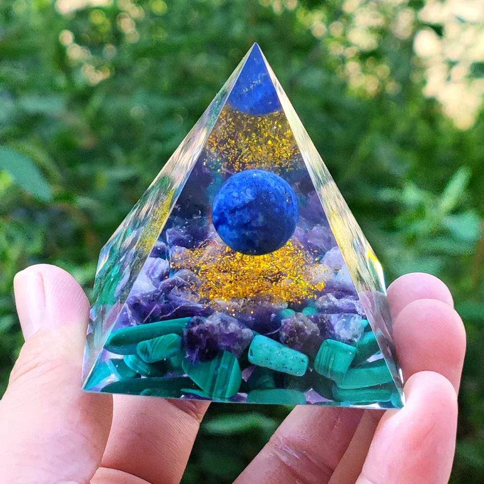 BowLift | Orgonite Pyramid with Amethyst Pendulum – Energy, Protection and Decoration