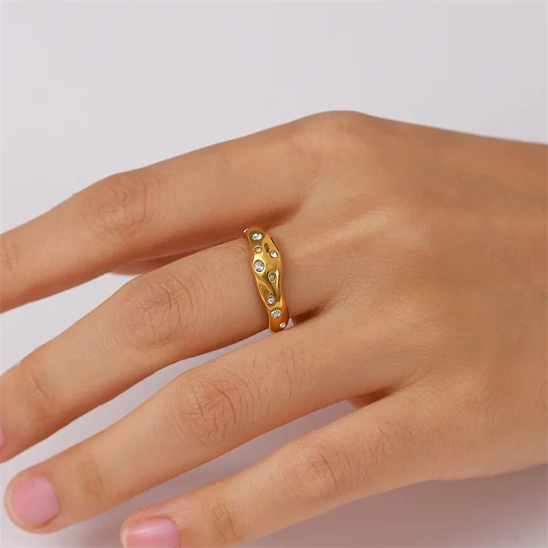 BowLift | Gold Diamond Embedded Ring