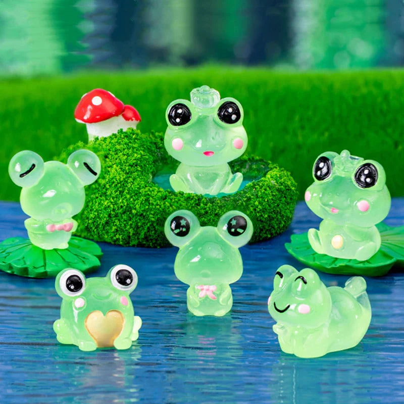 BowLift | LumoFrosch Figure Set | Glowing Mini Frogs | For Fairy Garden, Aquarium & Decoration
