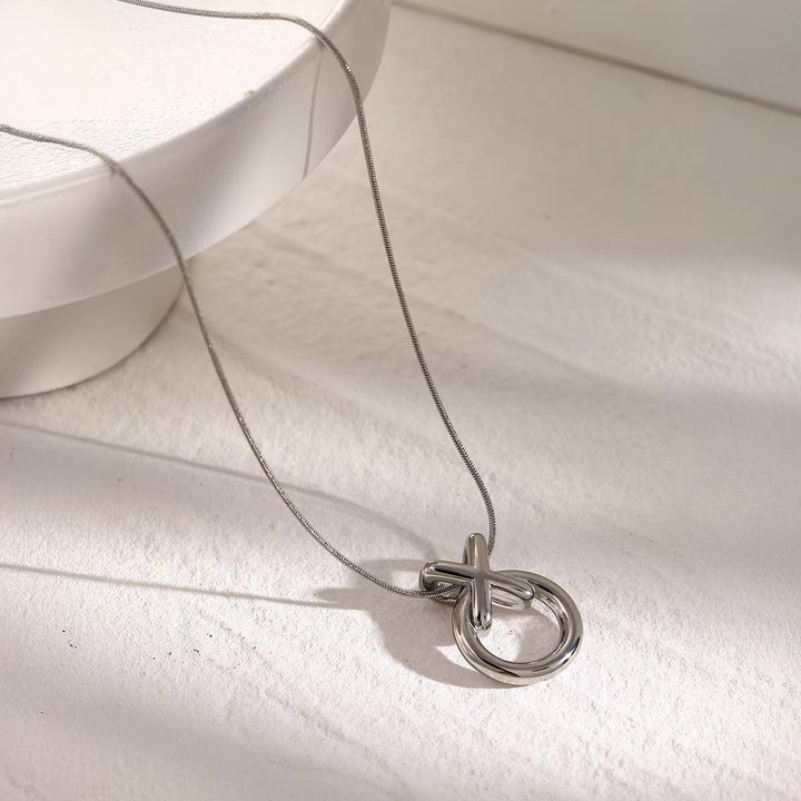 BowLift | Elegant XO Interlaced Necklace