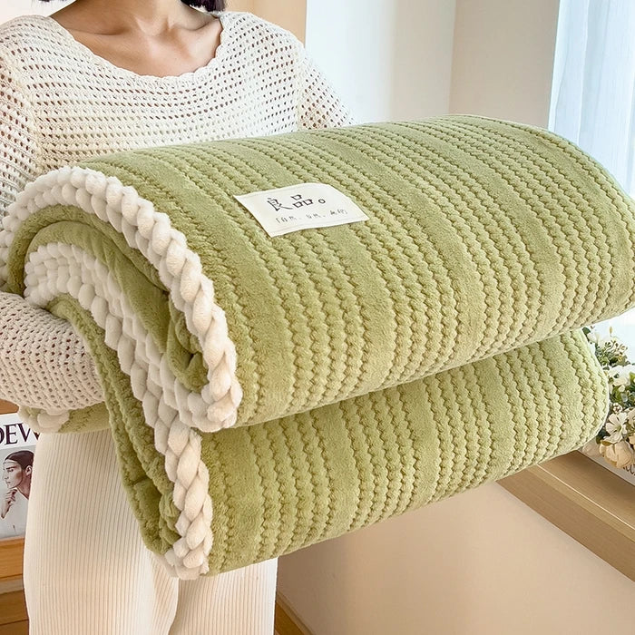 BowLift | Throw Blanket WarmHug | Fluffy Flannel | Checkered Design | For Sofa & Bed | Four Seasons