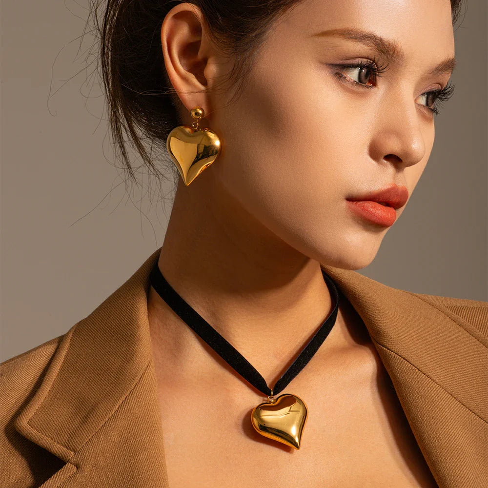 BowLift | Chunky Heart Strap Necklace