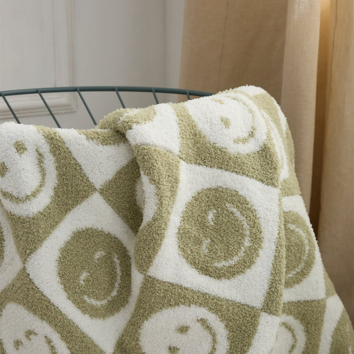 Smiley Checkered Blanket | Bowlift