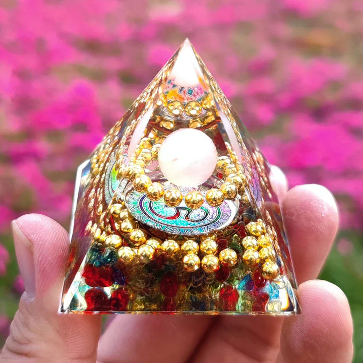 Orgonite Pyramid with Amethyst Pendulum – Energy, Protection and Decoration | Bowlift