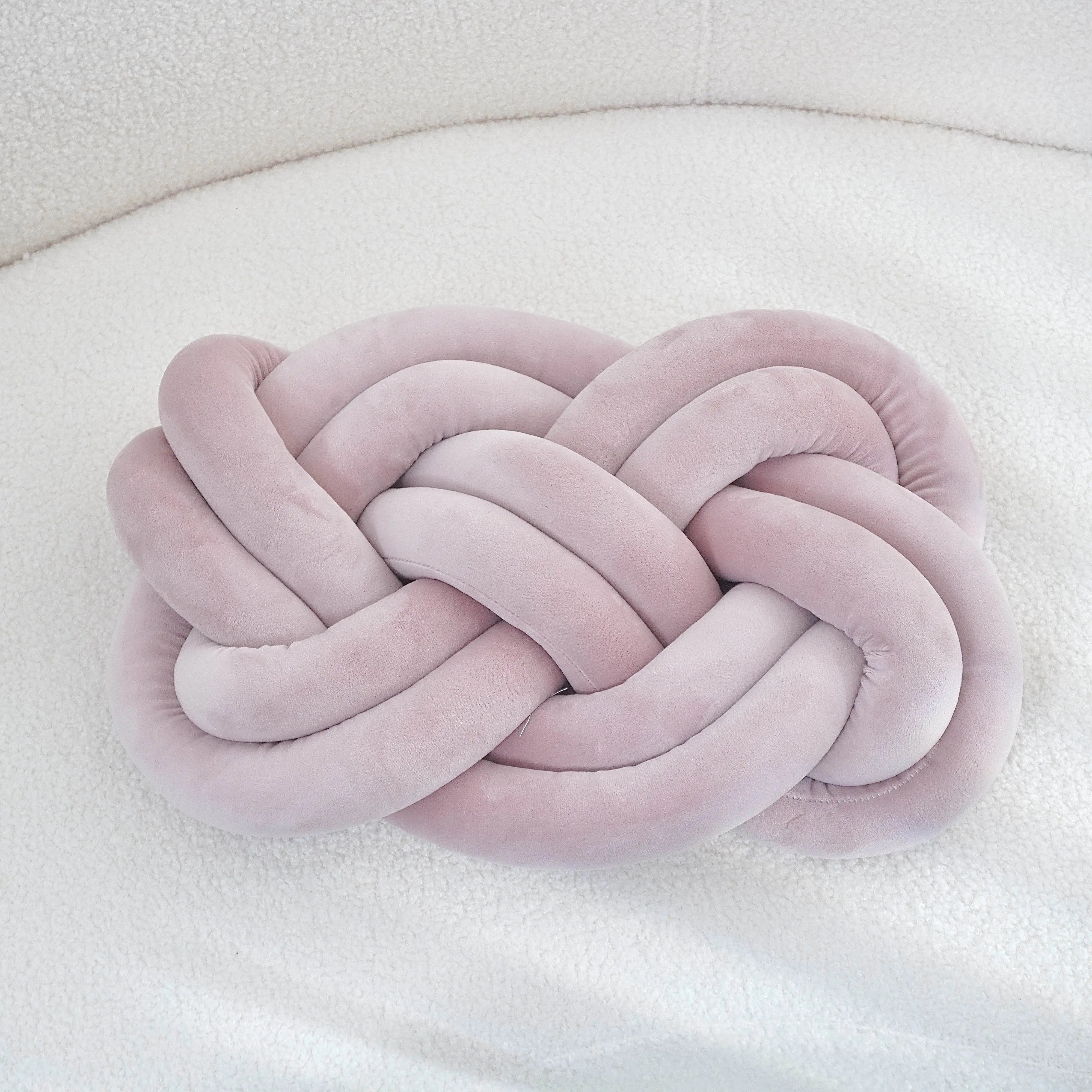 BowLift | Decorative Cushion | Knotted Geometric Design | Washable Polyester | 40×30 cm