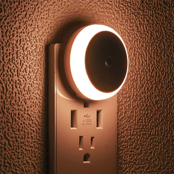 BowLift | NOXORA LED night light | Twilight sensor & automatic dimming | Plug-in light | Warm white