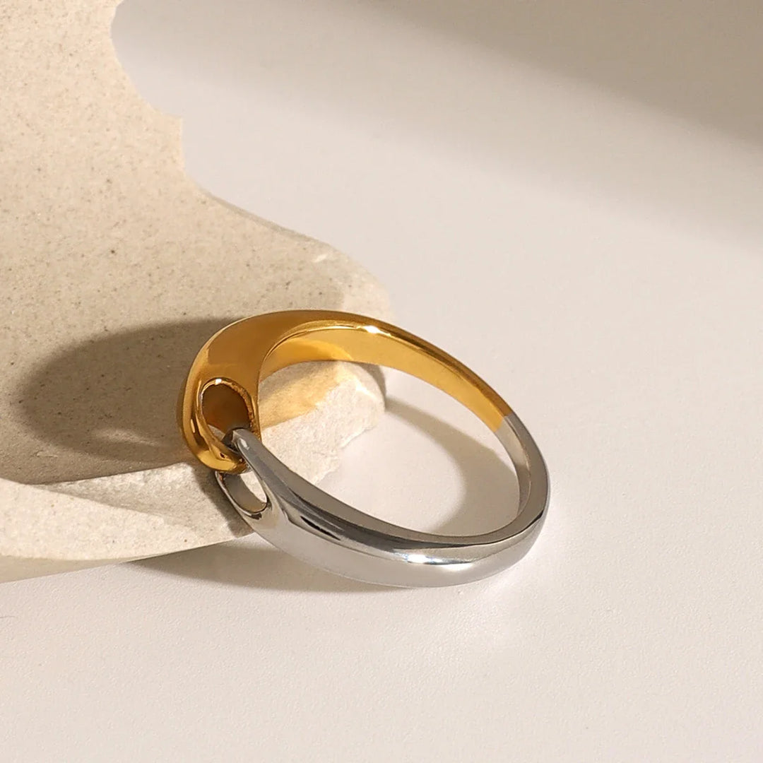 BowLift | Elegant Two Tone Buckle Link Ring