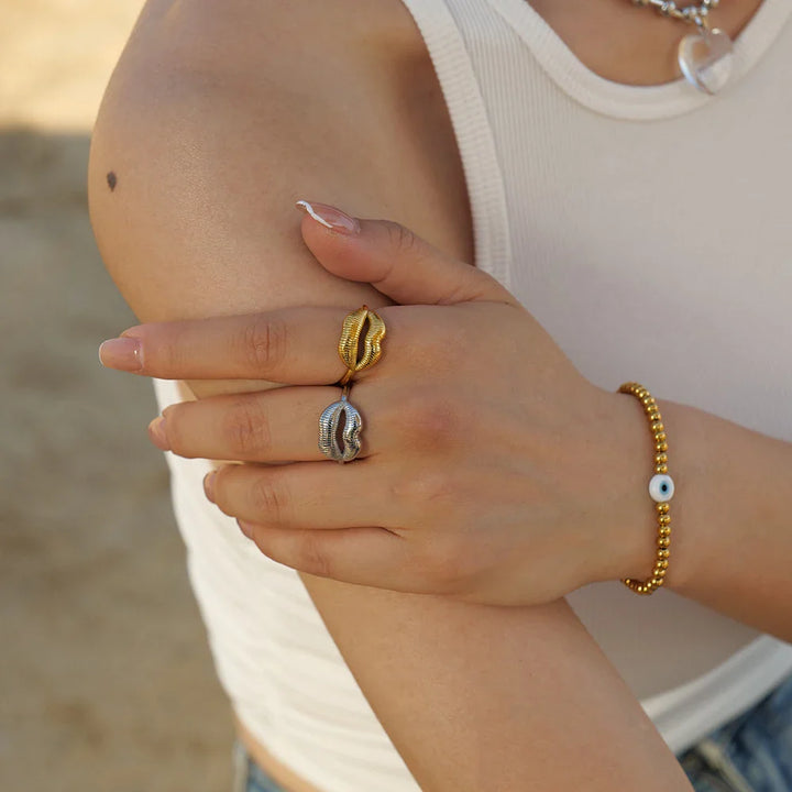 BowLift | Bold Kiss Romantic Ring