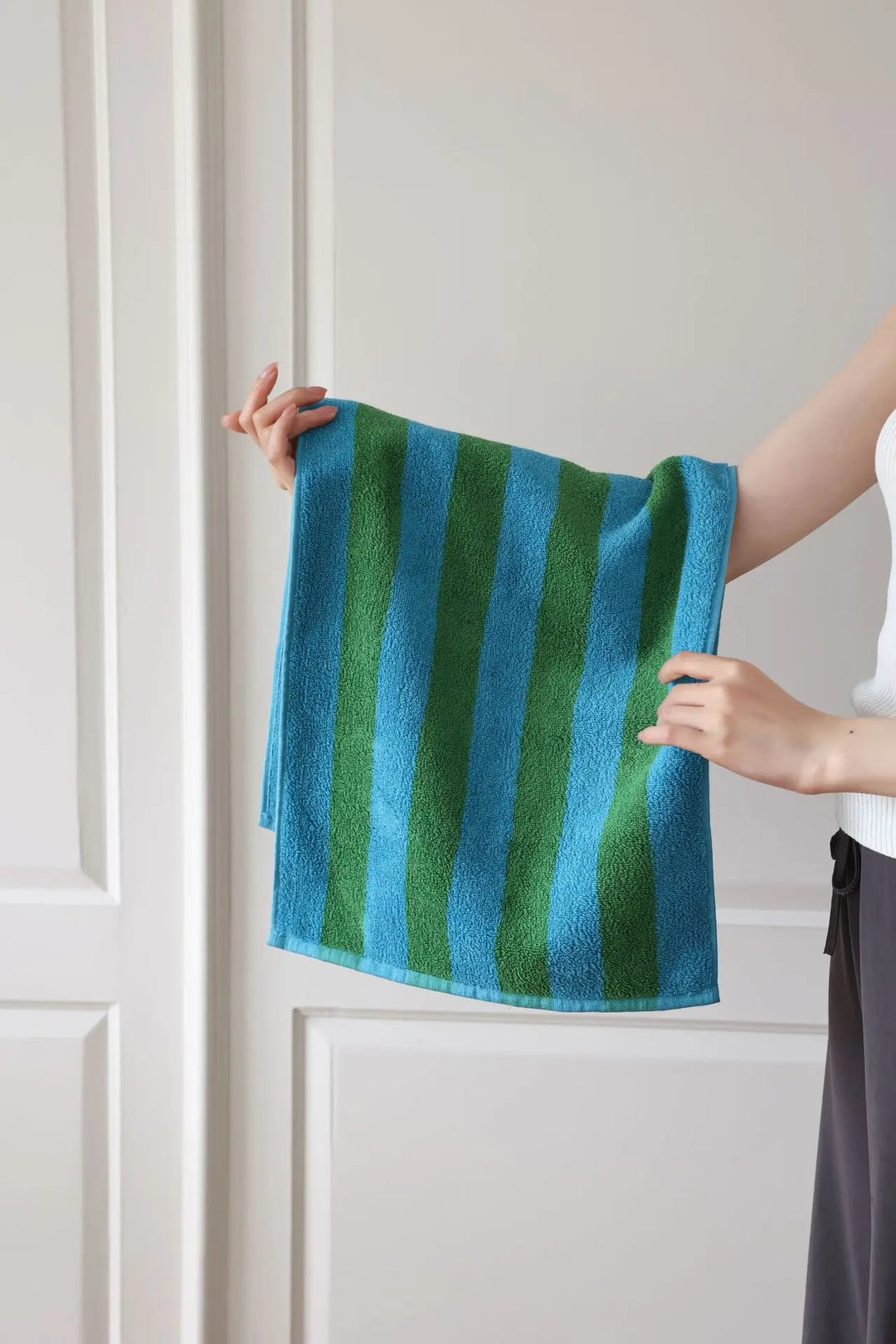 RetroStripe Luxe Cotton Towel – Striped Cotton Towel in Hotel Quality | Bowlift