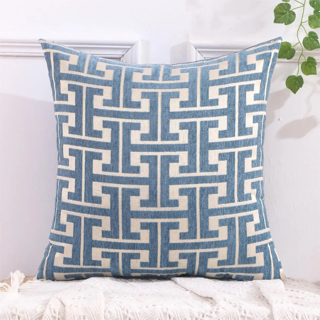 Striped cushion cover in country house style – Decorative sofa cover for living room and couch | Bowlift