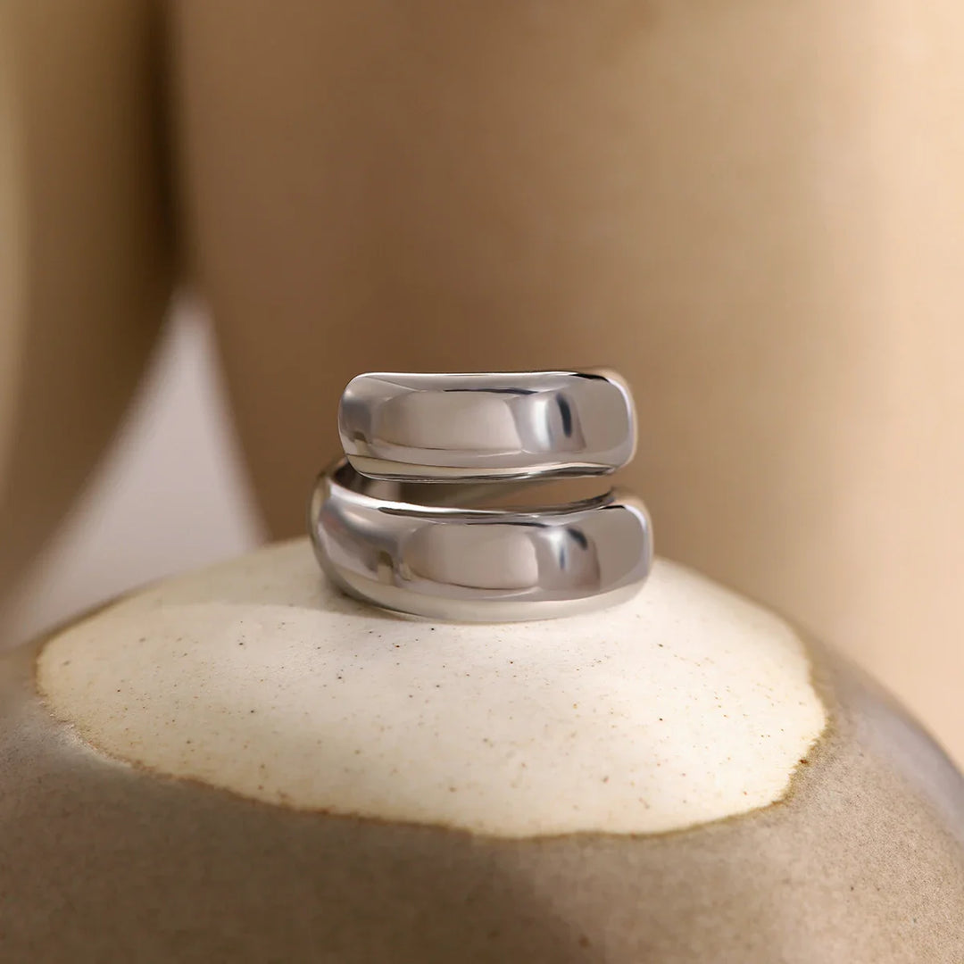 BowLift | 18k Modern Wrap Around Flat Ring