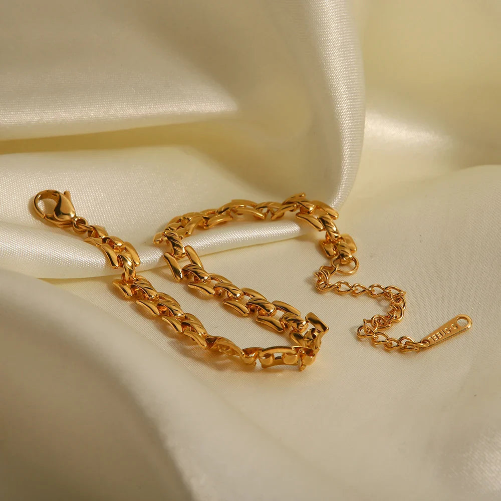 BowLift | 18k Thin Horology Inspired Bracelet