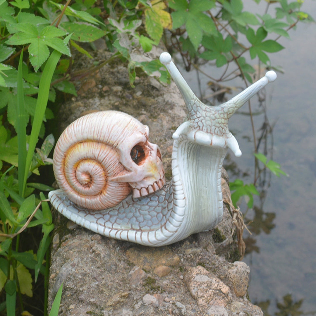 BowLift | Snail Skull Halloween Patio Sculpture