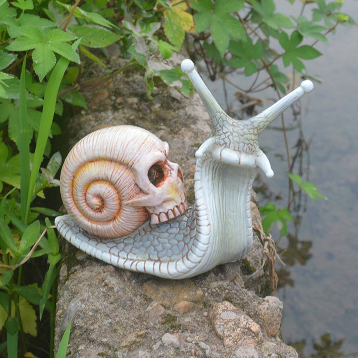 BowLift | Snail Skull Halloween Patio Sculpture