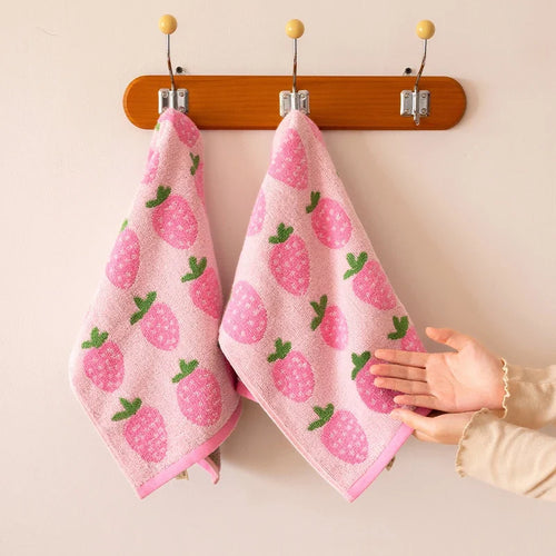 Strawberries Towel | Bowlift
