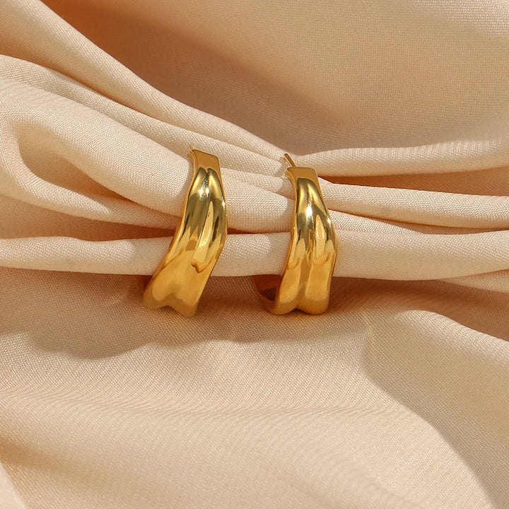 BowLift | Minimal Textured Crevice Earrings
