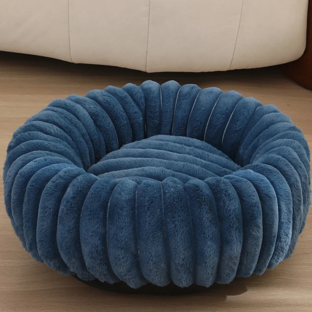 Round donut dog bed made of plush with non-slip bottom Bowlift
