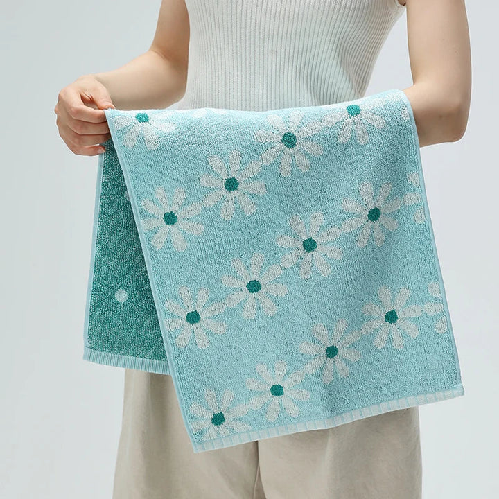 Daisy Towel | Bowlift