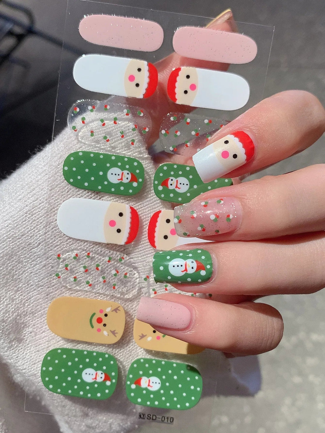 BowLift | GlitzNail – Festive Christmas Nails Quick, Complete Without Salon
