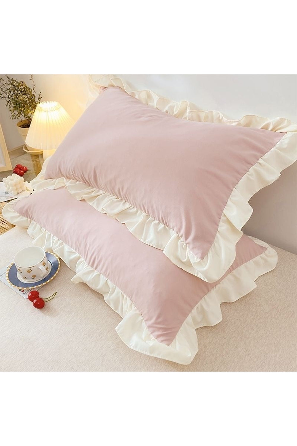 inspired ruffle pillowcases | Bowlift
