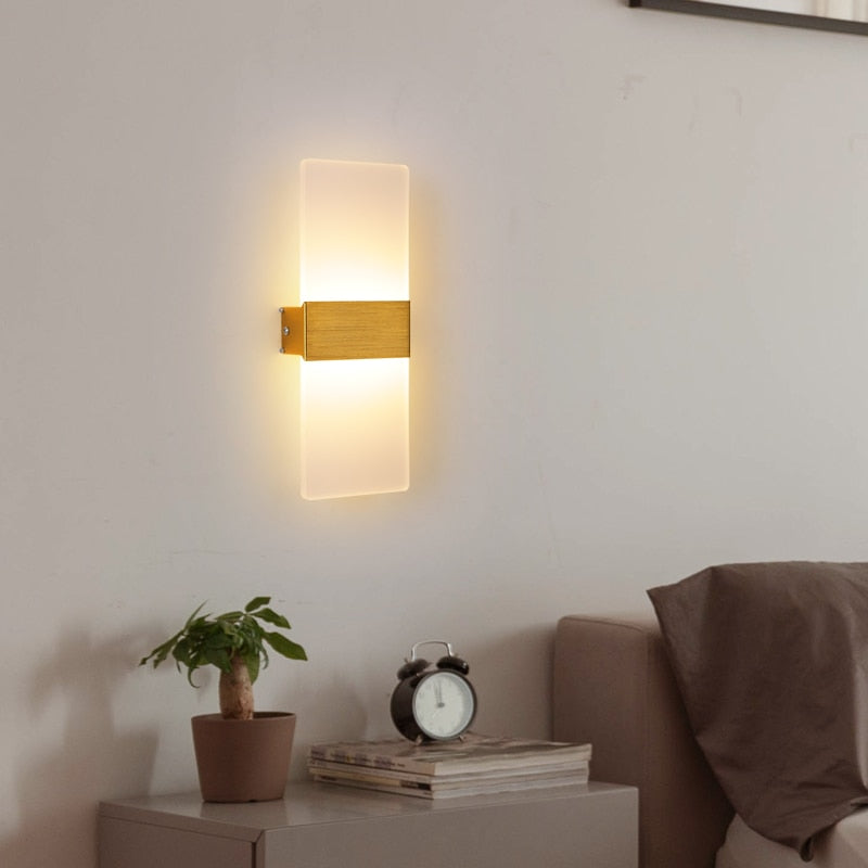 BowLift | SoftBeam – Streamlined Wall Lamp Perfect for Bedrooms