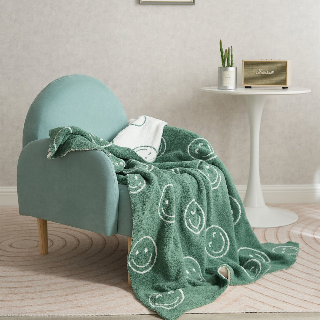 Smiley Blanket | Bowlift