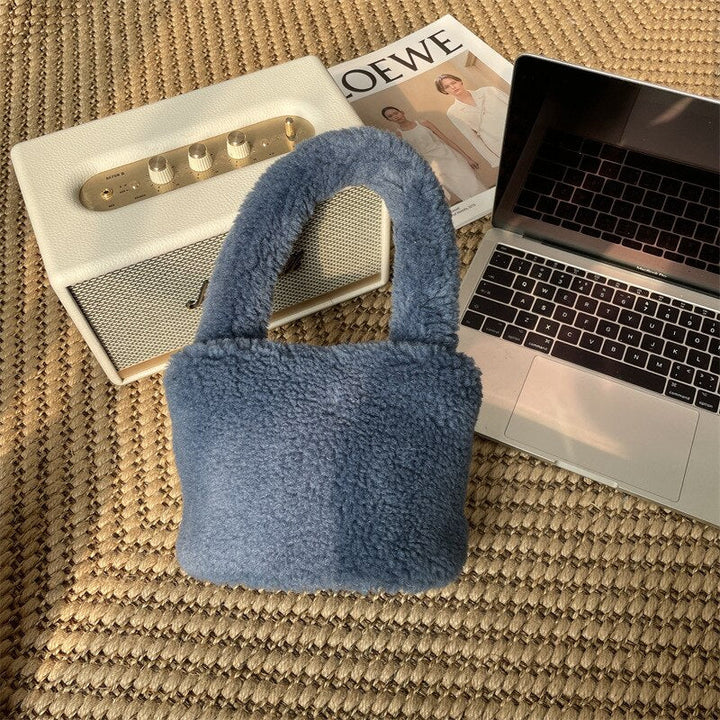 BowLift | Cuddly Plush Mini Bucket Bag