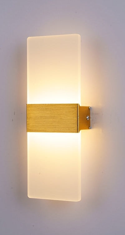 BowLift | SoftBeam – Streamlined Wall Lamp Perfect for Bedrooms