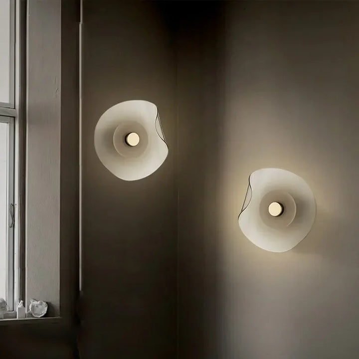 BowLift | Slim Wall Lamp made of Glass in Modern Style