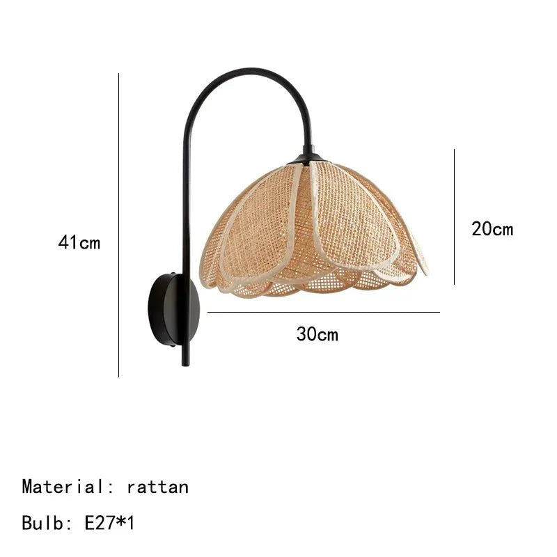 BowLift | LumaFlora - Elegant rattan wall lamp - Warm floral ambiance
