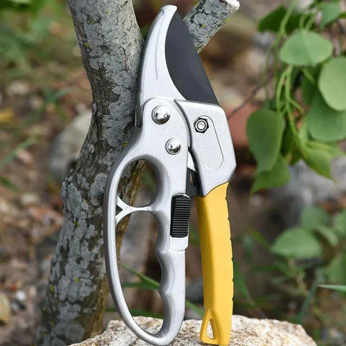 Tree Wood Trimming Compact Gardening Hand Clippers | Bowlift