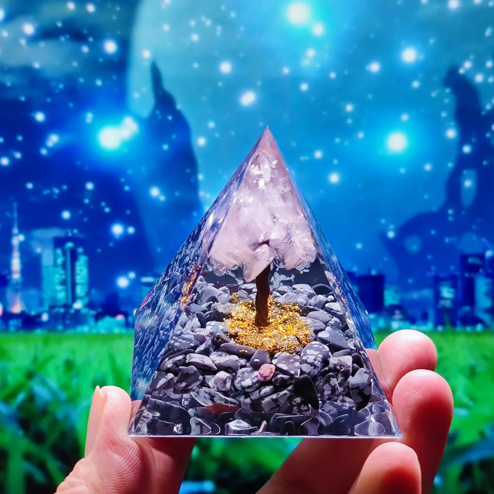 Orgonite Pyramid with Amethyst Pendulum – Energy, Protection and Decoration | Bowlift